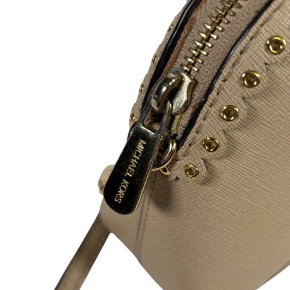 Michael Kors Jet Set Dome Crossbody Bag Beige Leather Gold Chain Stud Details - Picture 13 of 16